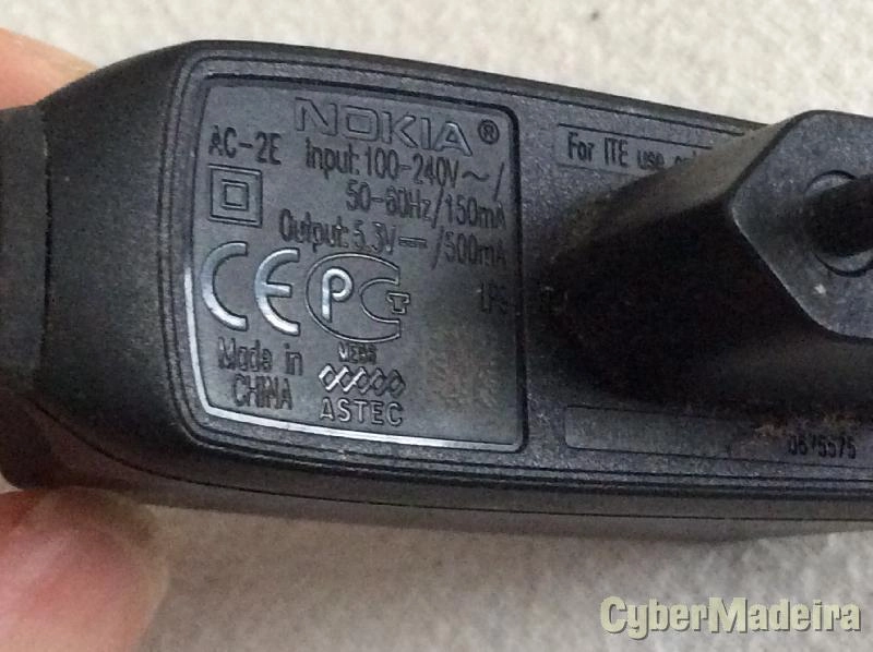 Carregador original Nokia AC-2E. Com ficha grossa