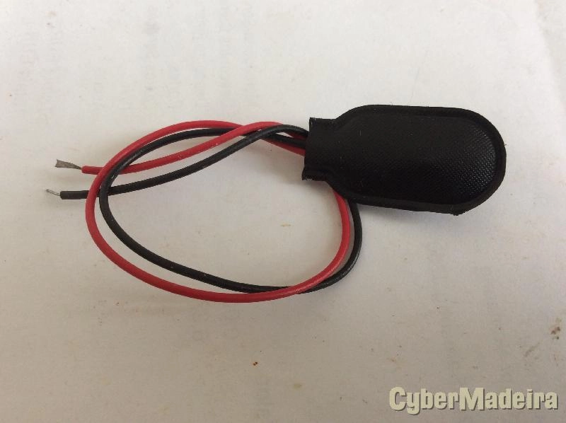 Suporte   clip com fios para pilha de 9V