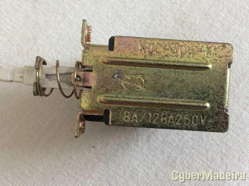 Interruptor bipolar 8A 250VAC  KDC-A04