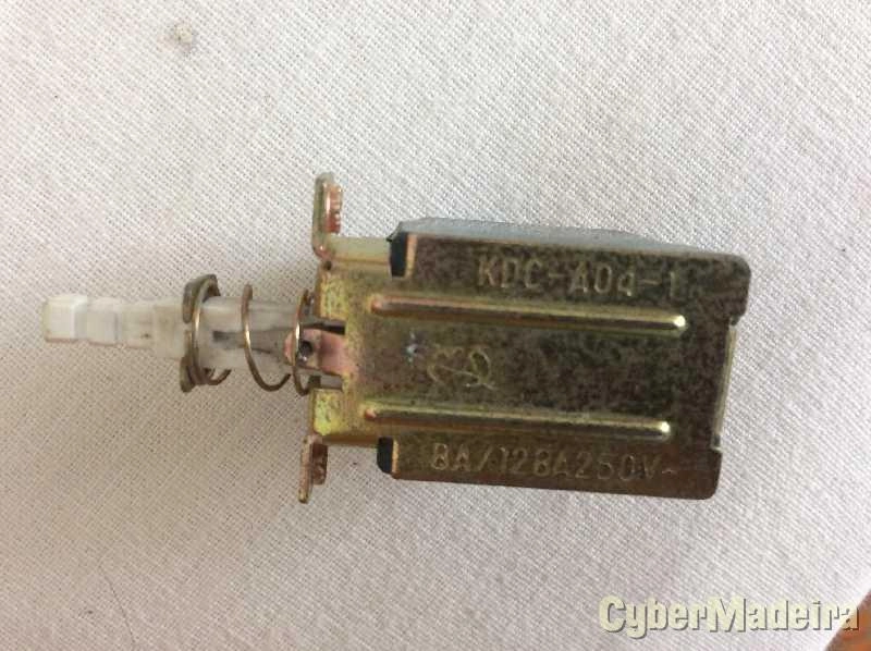 Interruptor bipolar 8A 250VAC  KDC-A04