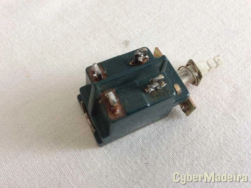 Interruptor bipolar 8A 250VAC  KDC-A04