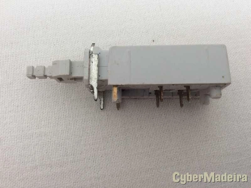 Interruptor bipolar com contacto auxiliar TAIKING KDC-A09 YZ-215