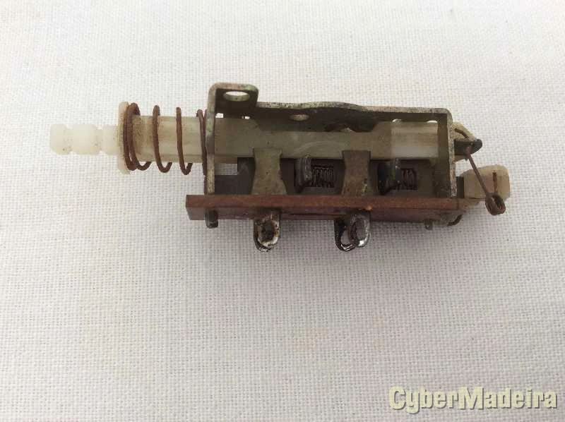 Interruptor bipolar 2,5A 250VAC   4136 CRT Outros NÃO