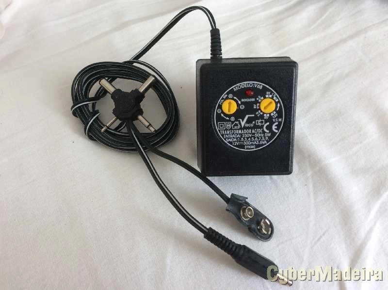 Transformador tensão  regulável 1.5 a 12V 300mA   V68