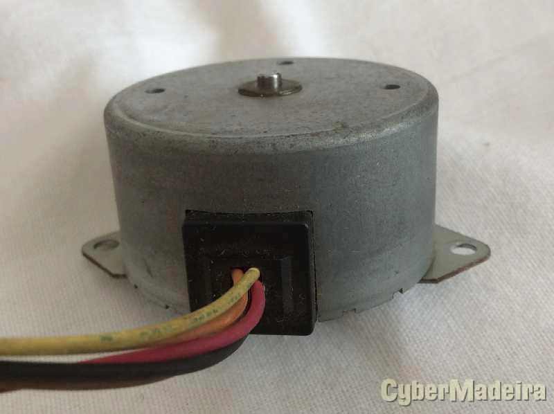 Motor de passo Mitsumi M42SP-5 B. 7.5 step
