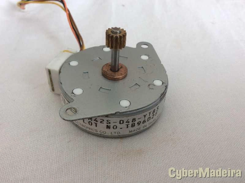 Motor de passo NMB PM42S-048-YTB3