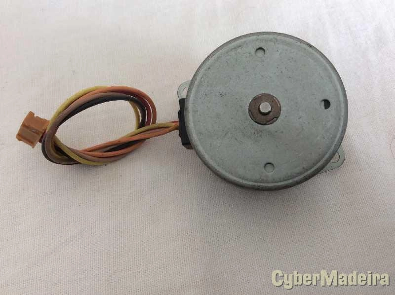 Motor de passo M42SP-5A