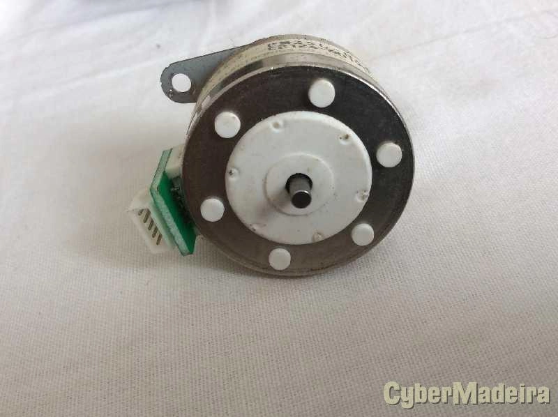 Motor de passo NMB PM35L-048-HPD4