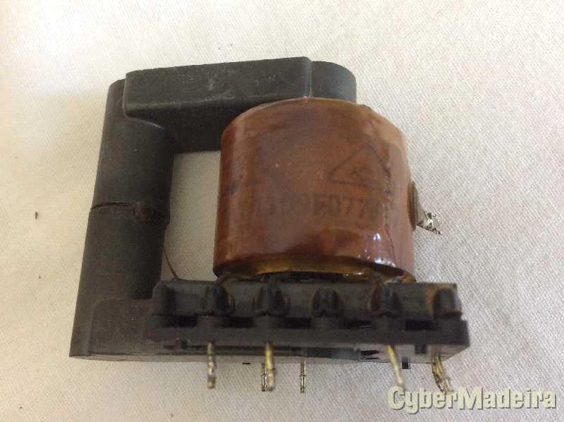 Transformador de linhas TFAT1109F07747 = HR3132