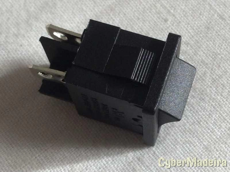 Interruptor basculante bipolar duas posições ON/OFF  8A 250VAC