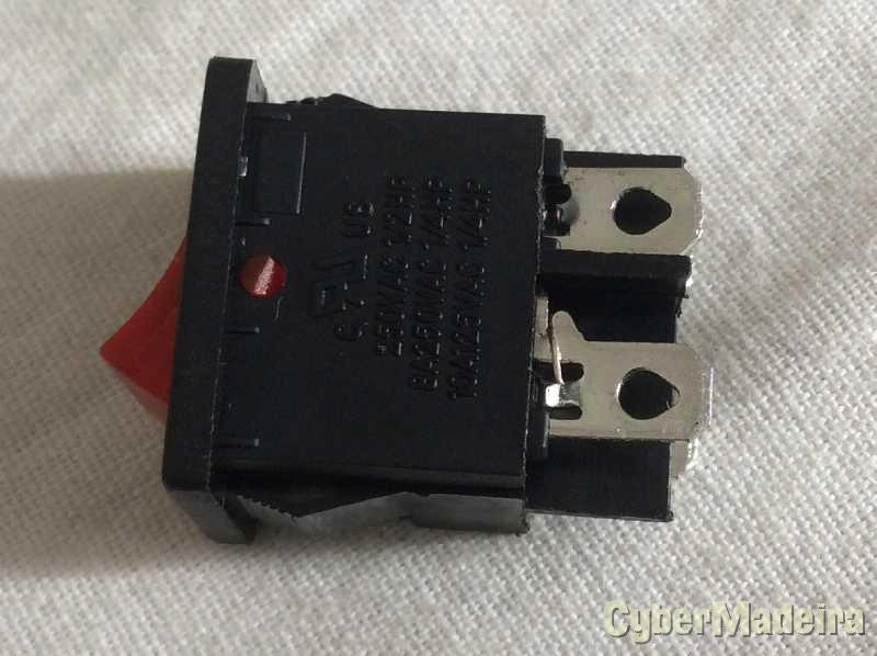 Interruptor basculante bipolar ON-OFF 8A 250VAC com sinalizador