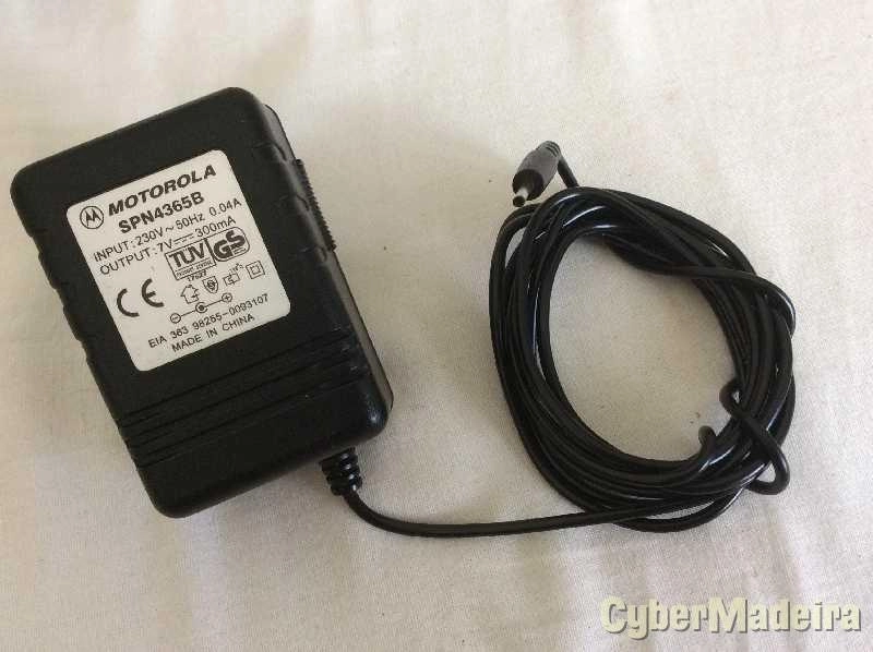 Carregador telemóvel Motorola SPN4365B