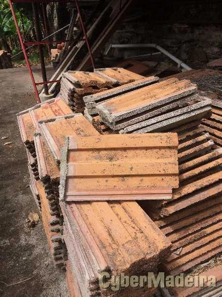 Telhas Antigas de Cemento