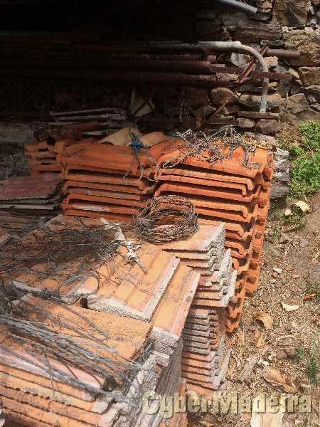 Telhas Antigas de Cemento