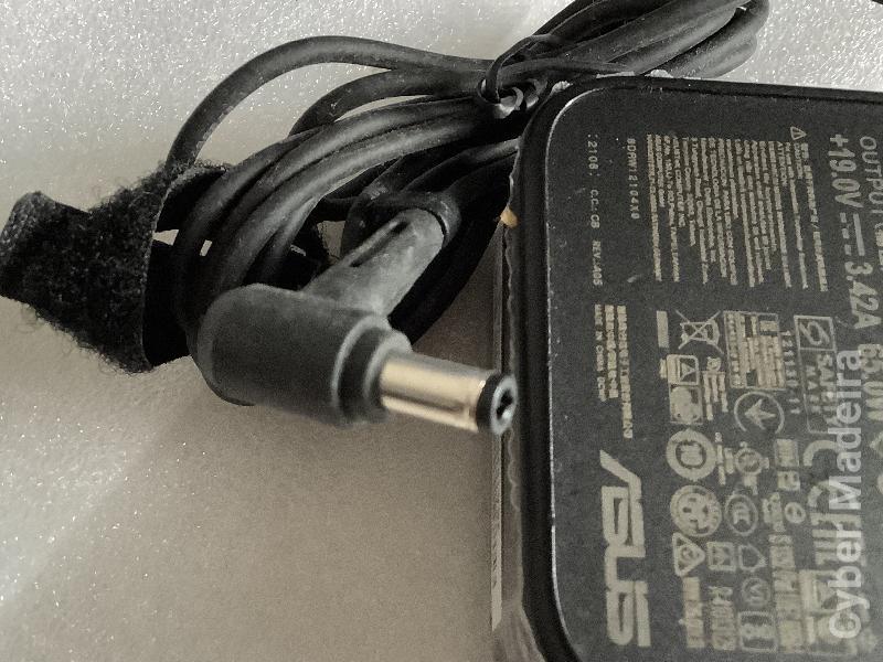 Carregador original Asus ADP-65GD   19V , 3,42A