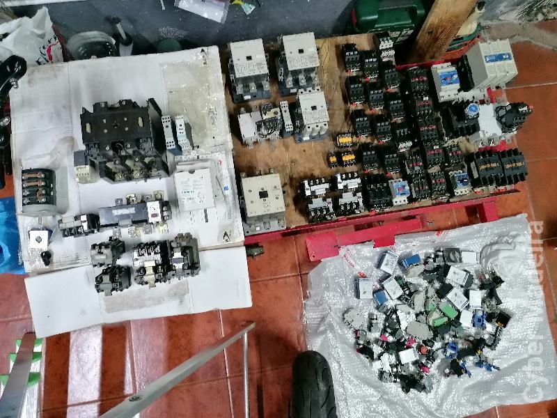 Contactores Siemens e Telemecanique