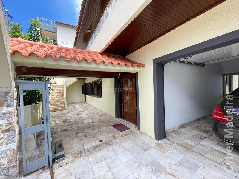 Moradia T4 para Venda Arco da Calheta, Cales e Chade
