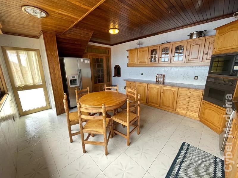 Moradia T4 para Venda Arco da Calheta, Cales e Chade