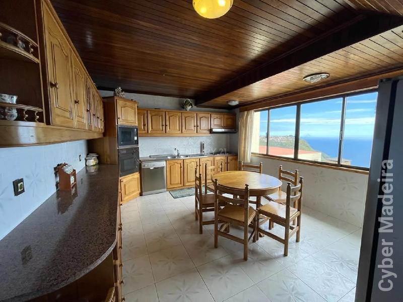 Moradia T4 para Venda Arco da Calheta, Cales e Chade