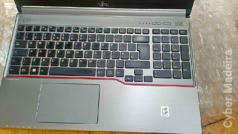 Portatil Fujitsu i7 8gb ram 128ssd w11 Fujitsu