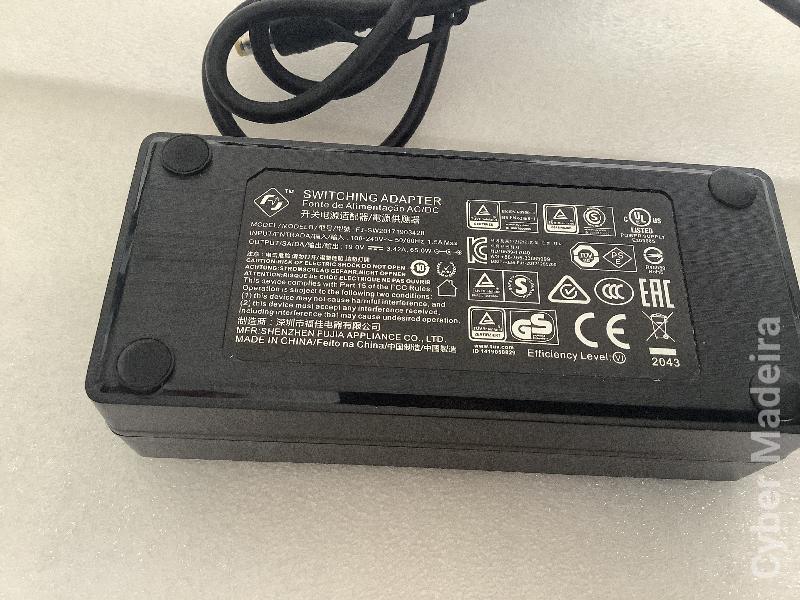 Carregador portátil  FJ-SW20171903420 19.0V , 3,42A , 65.0W