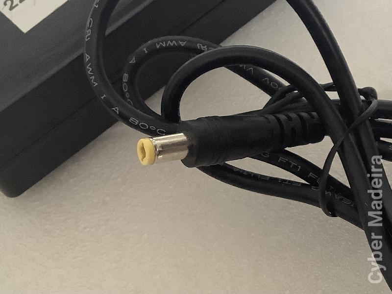 Carregador portátil  FJ-SW20171903420 19.0V , 3,42A , 65.0W
