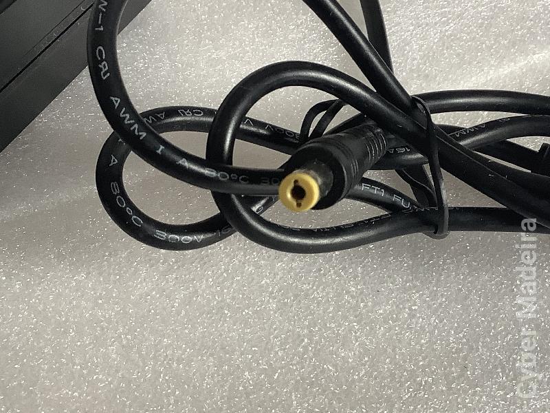 Carregador portátil  FJ-SW20171903420 19.0V , 3,42A , 65.0W