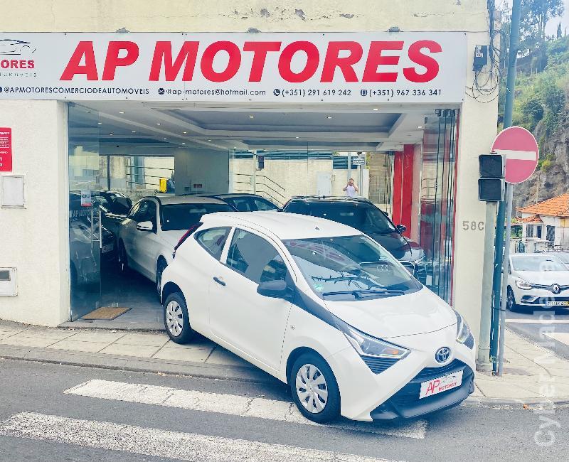 TOYOTA AYGO X-PLAY 1.0 Gasolina