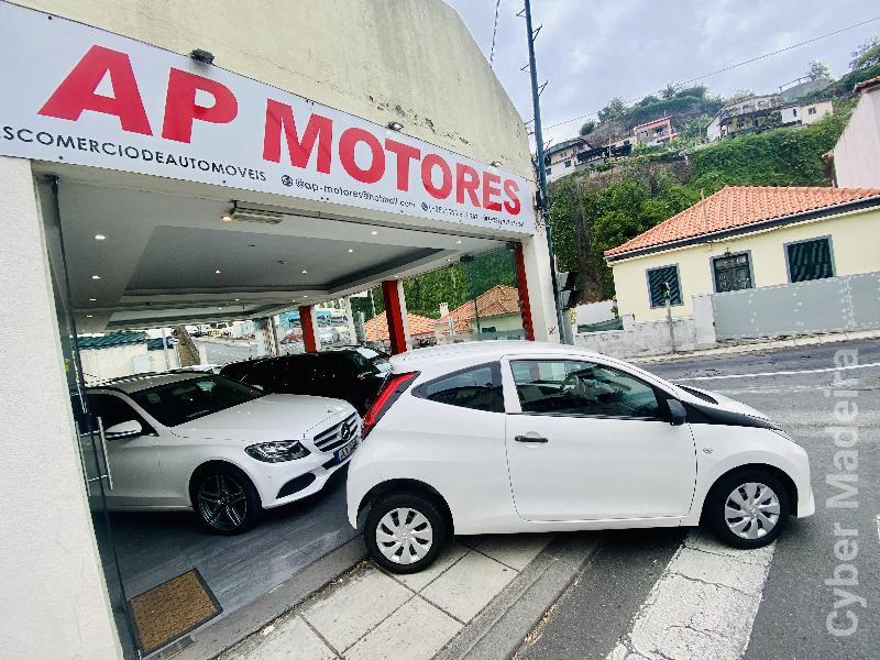 TOYOTA AYGO X-PLAY 1.0 Gasolina