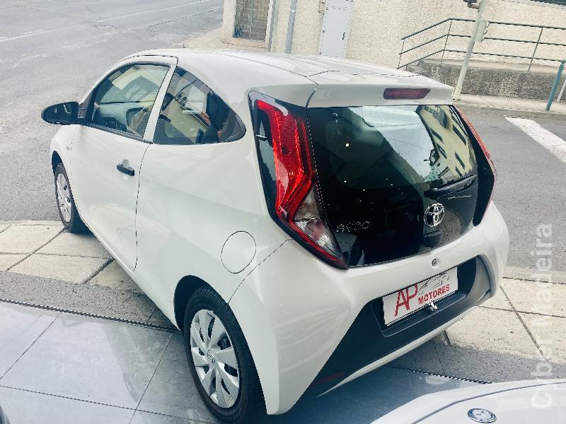 TOYOTA AYGO X-PLAY 1.0 Gasolina