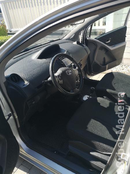 TOYOTA YARIS 1.3 VVT-i Gasolina