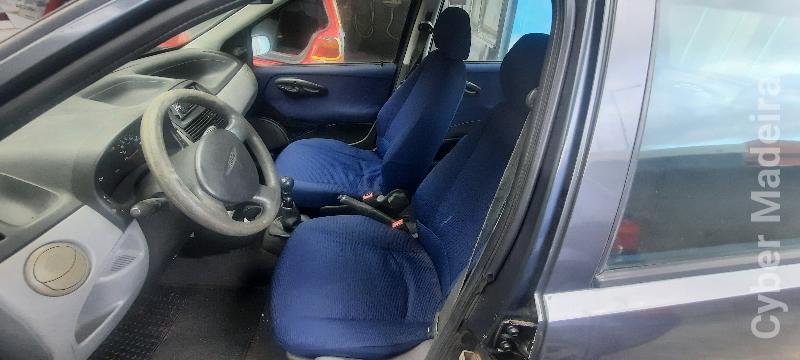 FIAT PUNTO 188 1.2 16V Gasolina 80 CV Gasolina