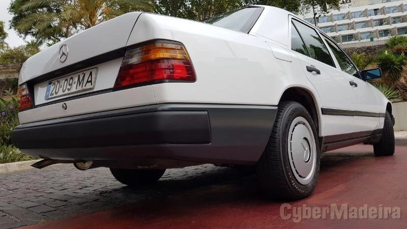 MERCEDES E 200E (Gasolina) 38 020 Kms  RHD (W124) Gasolina