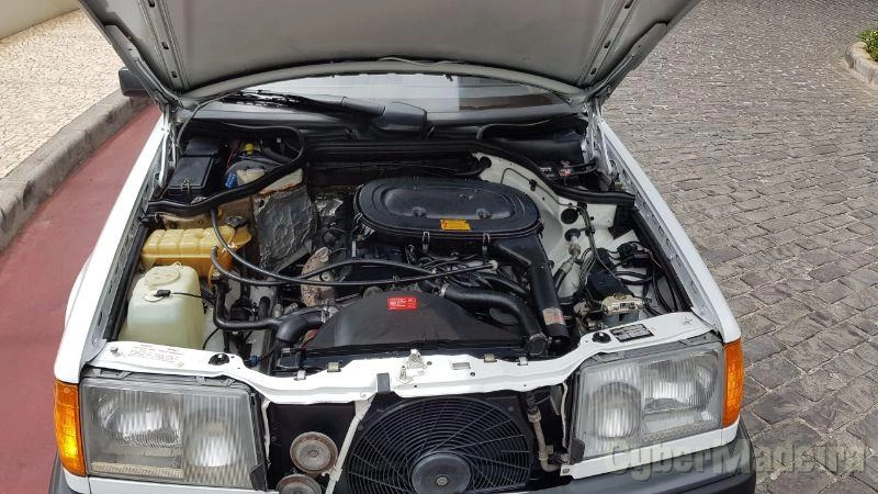 MERCEDES E 200E (Gasolina) 38 020 Kms  RHD (W124) Gasolina