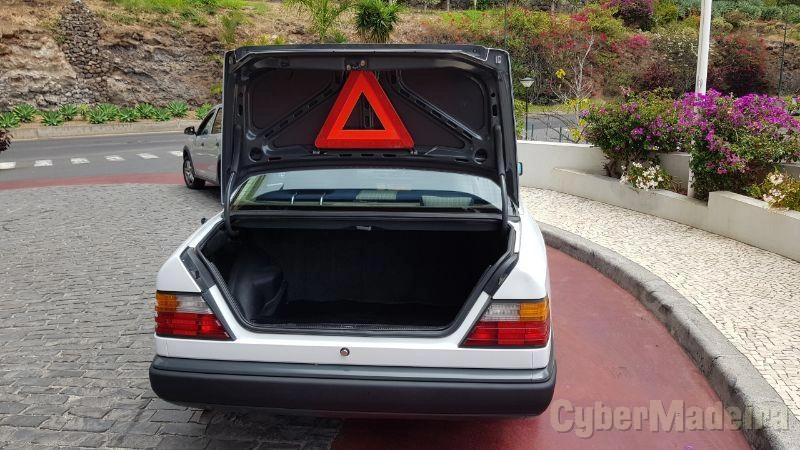MERCEDES E 200E (Gasolina) 38 020 Kms  RHD (W124) Gasolina