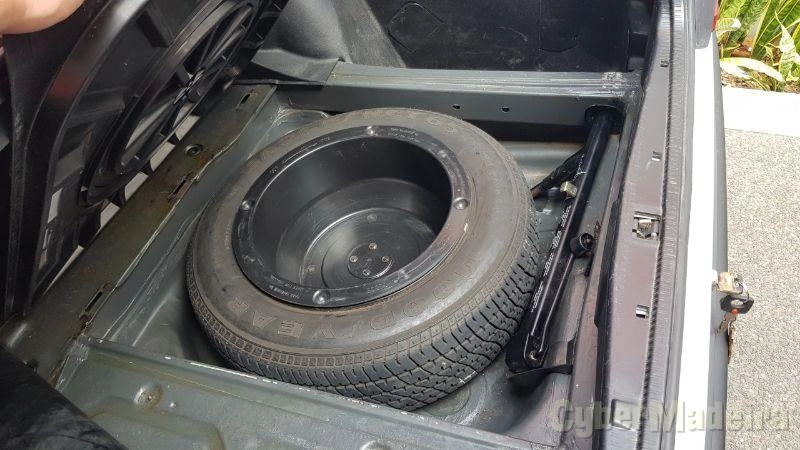 MERCEDES E 200E (Gasolina) 38 020 Kms  RHD (W124) Gasolina