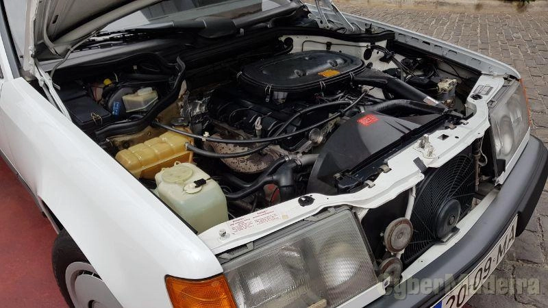 MERCEDES E 200E (Gasolina) 38 020 Kms  RHD (W124) Gasolina