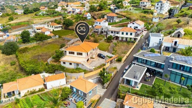 Moradia T5 para Venda Arco da Calheta, Cales e Chade