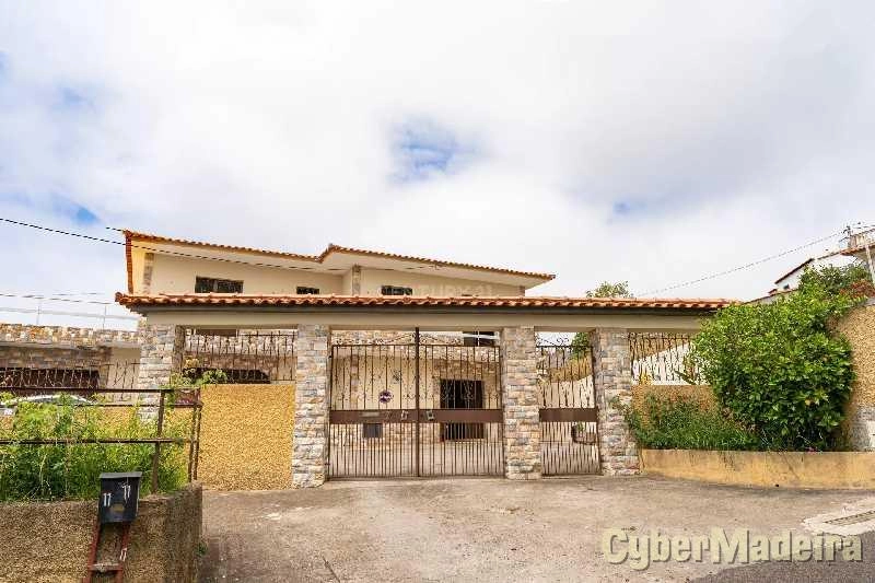 Moradia T5 para Venda Arco da Calheta, Cales e Chade