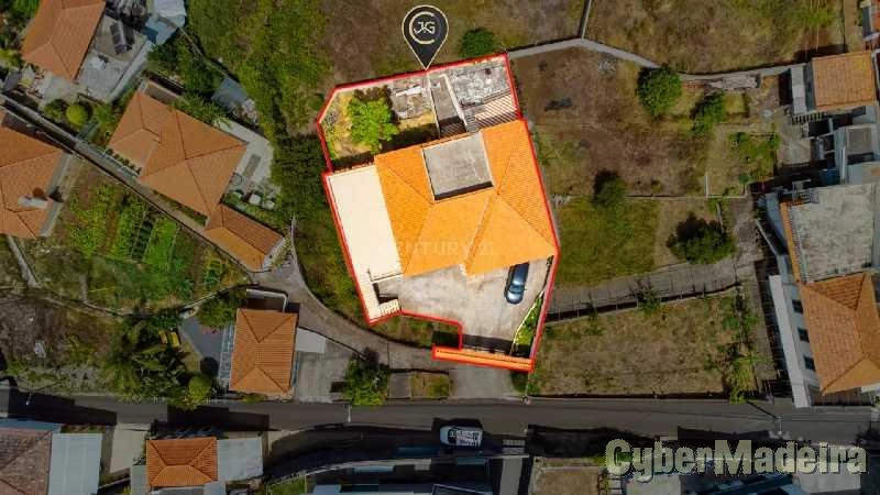 Moradia T5 para Venda Arco da Calheta, Cales e Chade