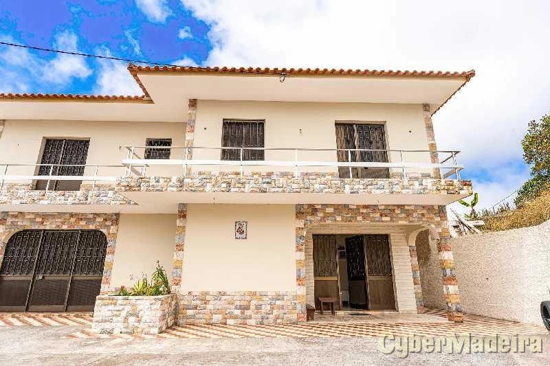 Moradia T5 para Venda Arco da Calheta, Cales e Chade