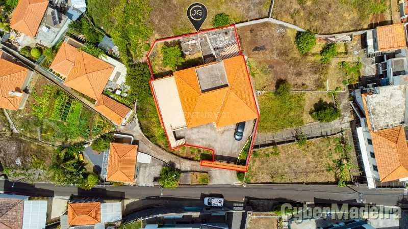 Moradia T5 para Venda Arco da Calheta, Cales e Chade