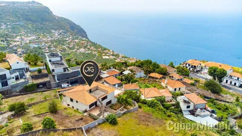 Moradia T5 para Venda Arco da Calheta, Cales e Chade