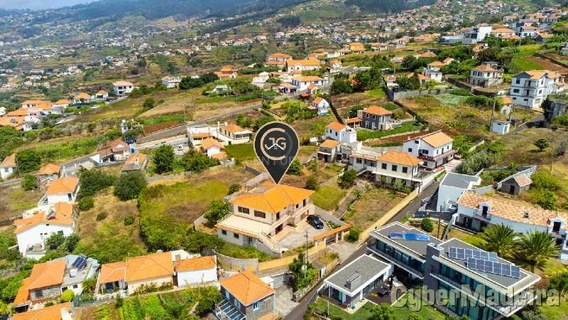 Moradia T5 para Venda Arco da Calheta, Cales e Chade