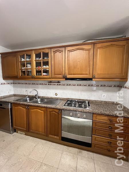 Móvel de cozinha com placa a gás, forno elétrico, exaustor e lava loiça duplo