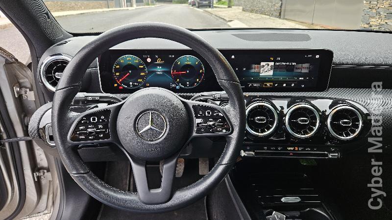 MERCEDES A 180d Business Aut Gasóleo