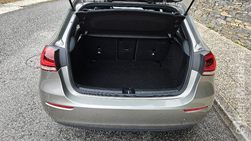MERCEDES A 180d Business Aut Gasóleo