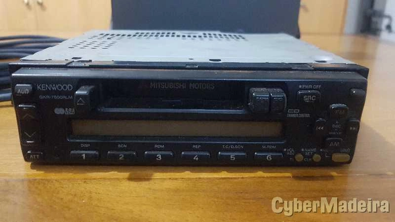 Autorádio kenwood com caixa CDs