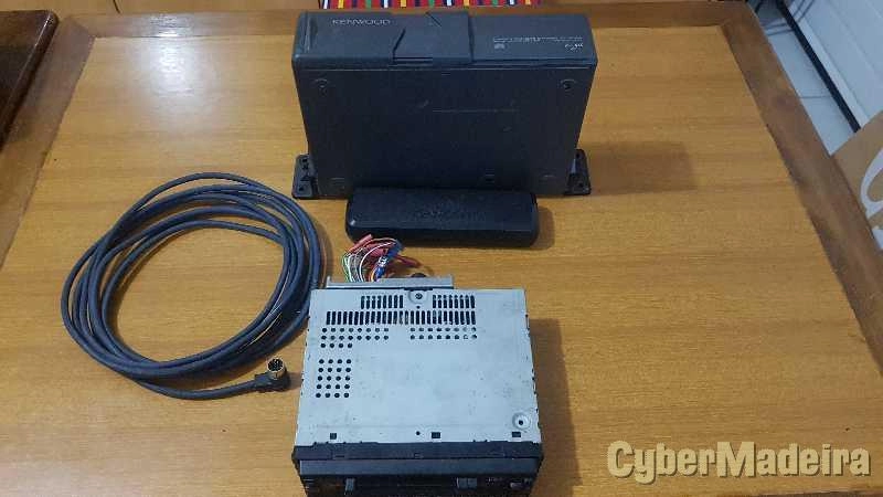 Autorádio kenwood com caixa CDs