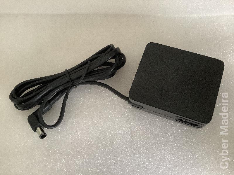 Adaptador AC original Samsung BN44-00989A 14V  1.79A  25W